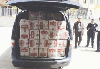 1 ton kaçak çay ile 9 bin paket kaçak sigara ele geçirildi