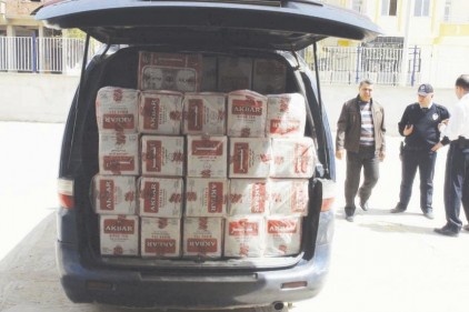 1 ton kaçak çay ile 9 bin paket kaçak sigara ele geçirildi