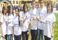 2 ton mavi kapağa tekerlekli sandalye aldılar