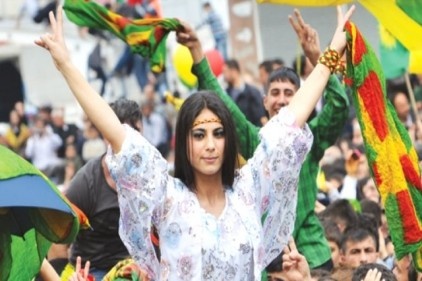 " Türkiye barıştan her gün biraz daha uzaklaşıyor"