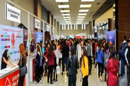 30 üniversite stant açtı