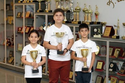 12 yaş genel kategorisinde il birincisi oldu