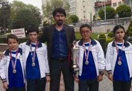 8 yaş genel kategorisinin yeni Gaziantep satranç şampiyonu oldu
