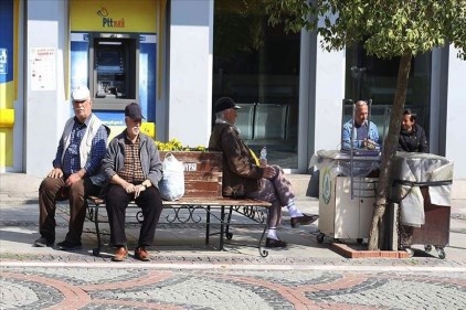 65 yaş üzeri sokağa çıkma yasağında istisnalar belirlendi