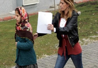 17 yaşında 3 çocuk sahibi 