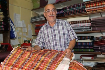 5 yaşından beri kutnu dokuyor