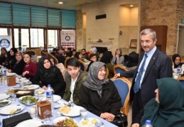 100 yetim çocuğu Şanlıurfa’ya götürdü