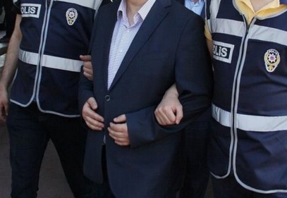 12 yıl 6 ay kesinleşmiş hapis cezası var