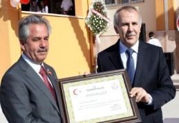 33 yıl biriktirdiği para ile okul yaptırdı 