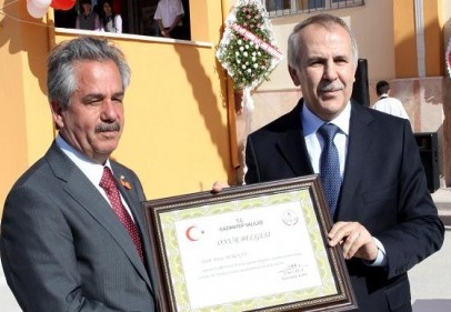 33 yıl biriktirdiği para ile okul yaptırdı