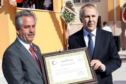 33 yıl biriktirdiği para ile okul yaptırdı 