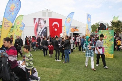 100. Yıl Parkı 23 Nisan Şenliği nedeniyle doldu taştı