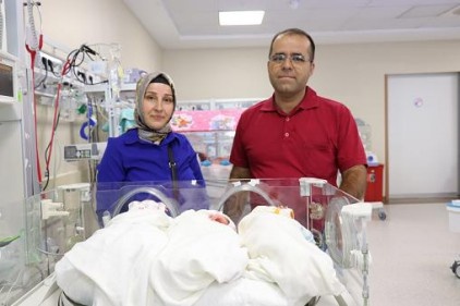 9 yıl sonra üçüz bebek sevincini yaşadılar