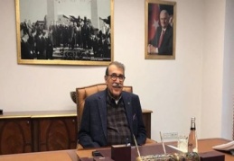 30 yıl sonra yeniden aynı koltuğa oturdu
