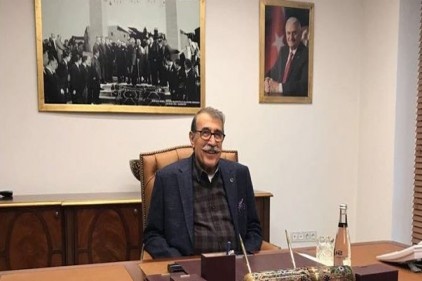 30 yıl sonra yeniden aynı koltuğa oturdu