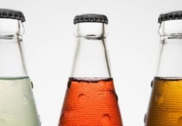 1 yılda 3,3 milyar litre gazlı içecek tükettik