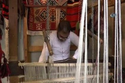 500 yıllık kilimciliğe Antep&#8217;te devam ediyorlar