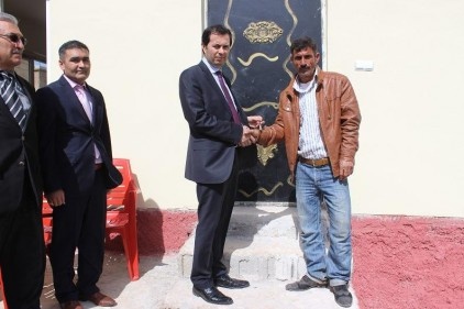 49 yoksul aile evlerİne kavuştu