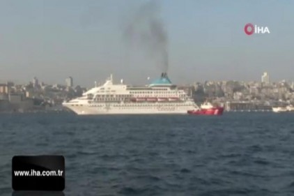 550 yolculu Kruvaziyer gemisi İstanbul&#039;da