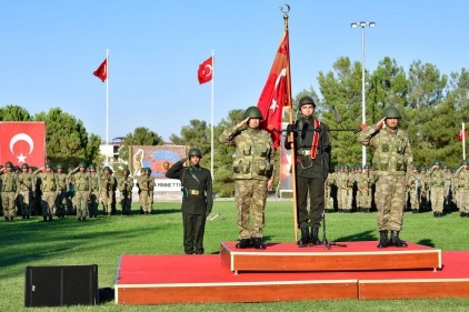 5. Zırhlı Tugay Komutanlığı&#8217;nda devir teslim töreni düzenlendi