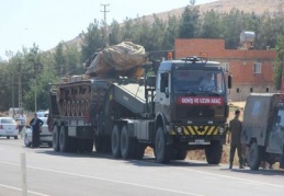 5. Zırhlı Tuğay’dan Irak sınırına tank ve zırhlı araç gönderildi