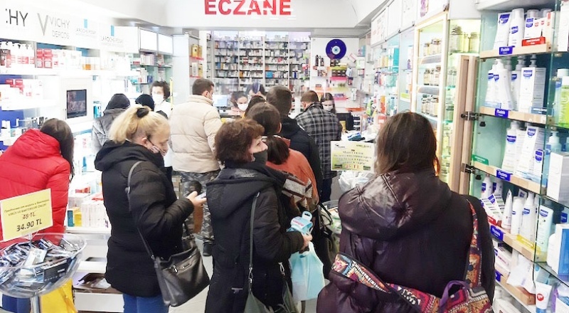 1 leva 8 lira olunca Bulgarlar gelmeye devam ediyor: Eczanelerde Aspirin kalmadı