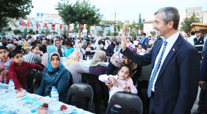 10 bin kişiye iftar yemeği verilecek