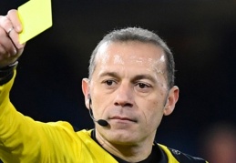 10 yılın en iyi hakemleri listesinde