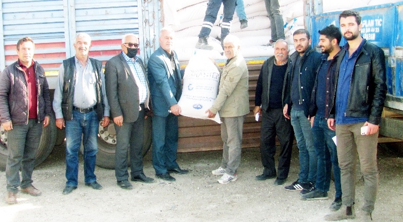 100 çiftçiye 100 ton buğday tohumu dağıtıldı