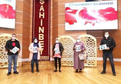 100 kişiye tablet, 25 kişiye powerbank hediye edildi