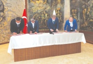 100 okul projesine Tahmazoğlu’ndan 3 okul destek