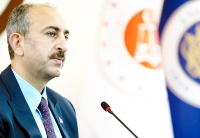 12 Eylül, Türkiye'yi kendi karanlıklarına çekmek isteyenlerin arkalarında bıraktığı utanç günü