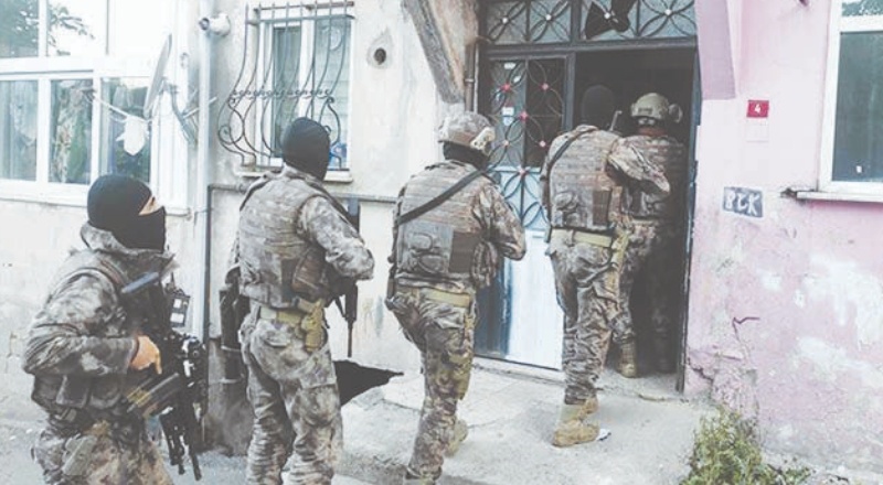 125 adrese eş zamanlı baskın düzenlendi