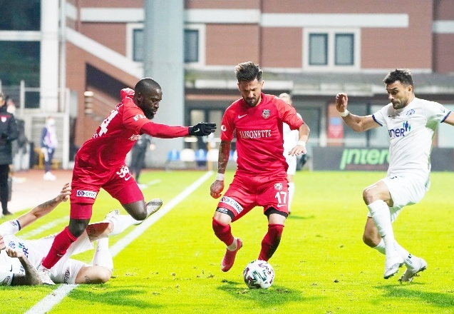 13 maçında 6 galibiyet, 6 beraberlik ve 1 mağlubiyet