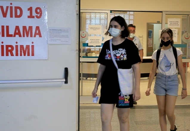 15 yaş üstüne aşı hakkı yeniden gündeme gelecek