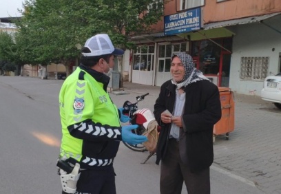 Sokağa çıkanlar cezayı yedi