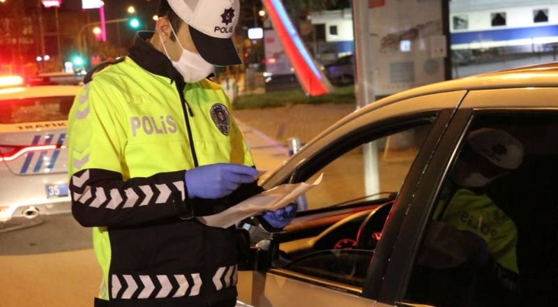 48 saatte 20 bin 398 kişiye sokağa çıkma cezası