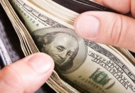 Dolar 6,9340 liradan, Euro ise 7,5270 liradan haftaya başladı