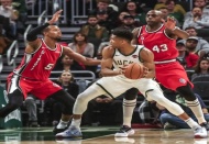 NBA'de basketbolcuların maaşlarında yüzde 25 indirim