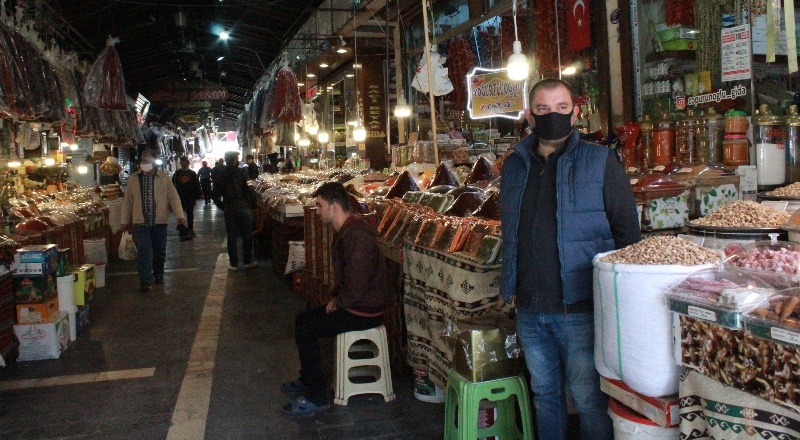 İnsanlar, internet alış-verişine yükleniyor