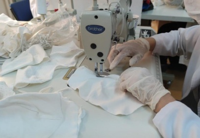 Halk Eğitimi Merkezi kursiyerlerinden maske mesaisi