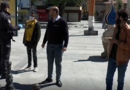Polisten yasağa uymayanlara sosyal mesafeli ceza