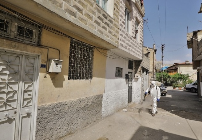 Dezenfekte çalışmaları aralıksız sürüyor