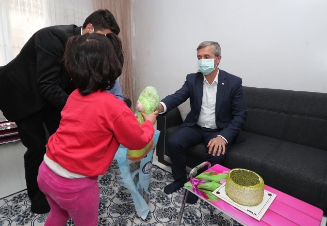 Tahmazoğlu’ndan, Rümeysa’ya doğum günü sürprizi