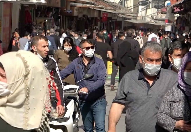 İnsanlar ilk günden tıkış tıkıştı