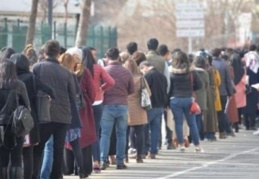 Her 3 üniversite mezunu gençten 1'i işsiz