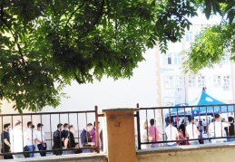 Sosyal mesafe kuralına uyulmadı