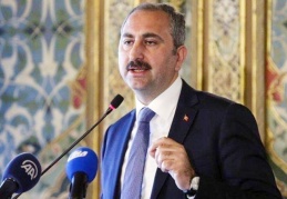 Başak Demirtaş’a yönelik çirkin paylaşımı kınıyorum, hukuk gereğini yapacaktır