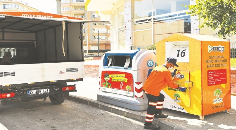 Elbiseler çöpe gitmiyor