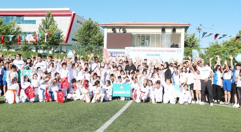 16 farklı branşta uzman antrenörler eğitim veriyor